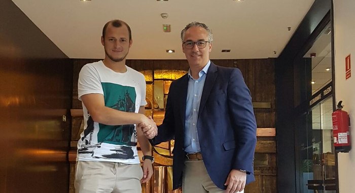 Torrecilla y Zozulya.jpg.700x380 q85 crop center