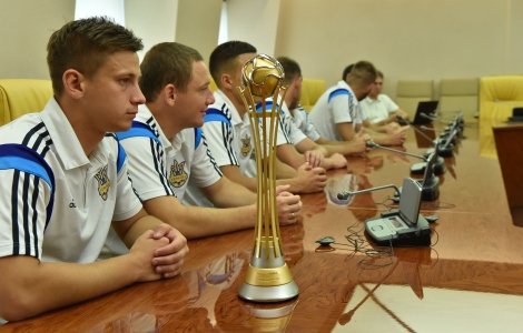 Пляжфутбол b