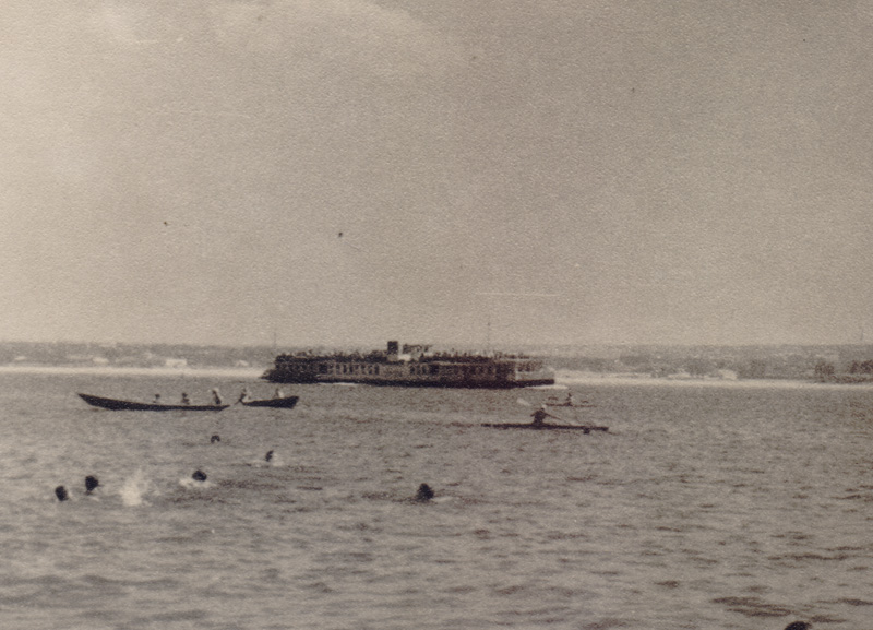 131 Теплоход Комсомолець