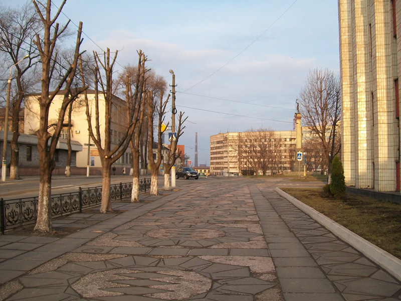 Поруч з Заводським виконкомом