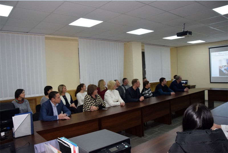Перерізують стрічку1