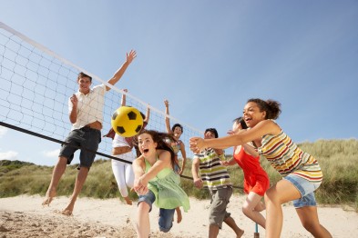 people-playing-beach-volleyball_143633772375.jpg